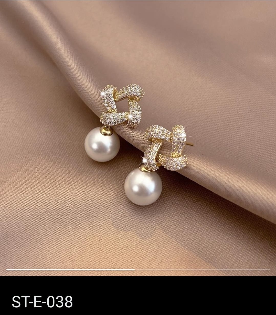 Classic Pearl Drop Earrings
